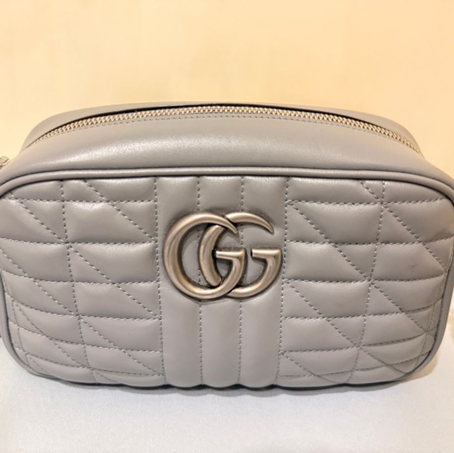 GUCCI 新款GG Marmont皮革幾何縫線肩背斜背相機包(深灰)-6