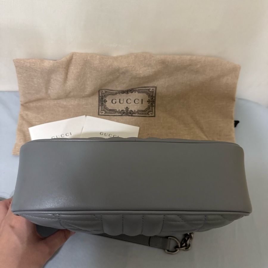 GUCCI 新款GG Marmont皮革幾何縫線肩背斜背相機包(深灰)-8
