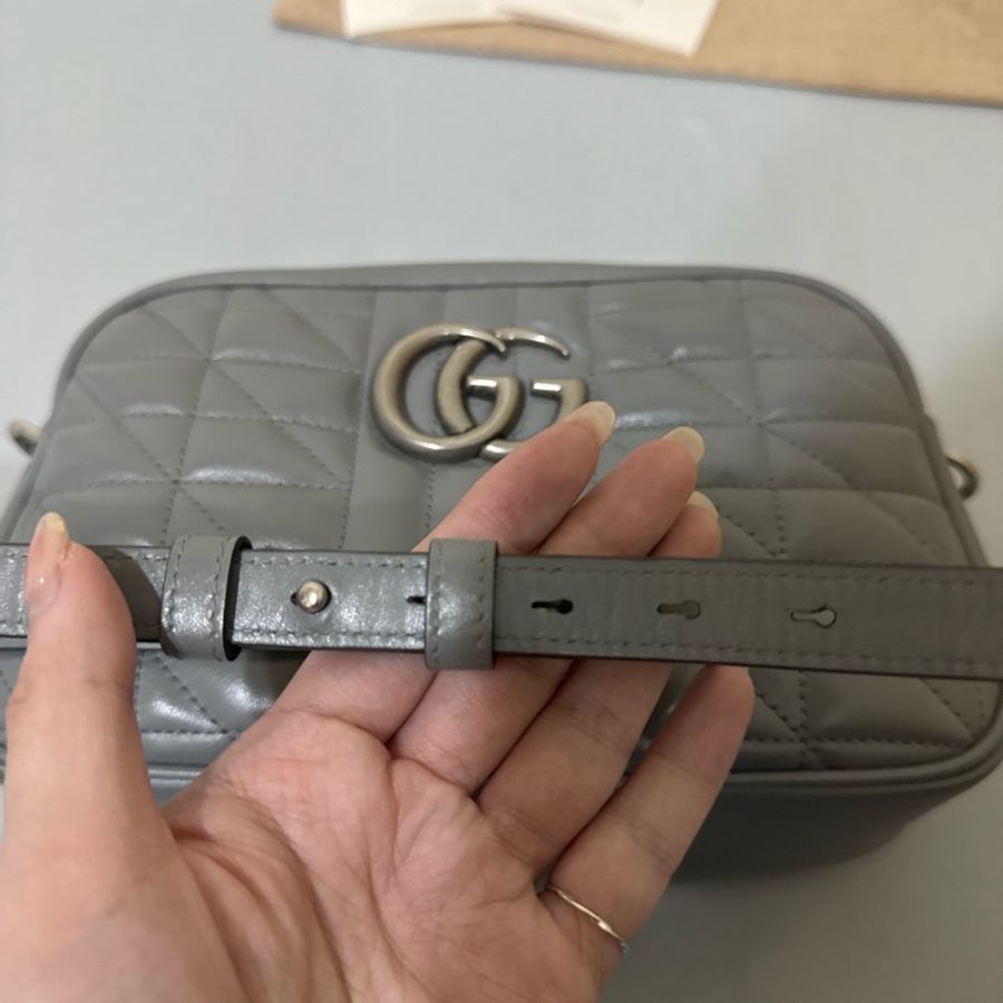 GUCCI 新款GG Marmont皮革幾何縫線肩背斜背相機包(深灰)-12