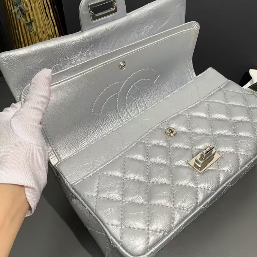 Chanel香奈兒2.55小號銀色牛皮銀扣雙蓋鏈條包,鐳射24開-6