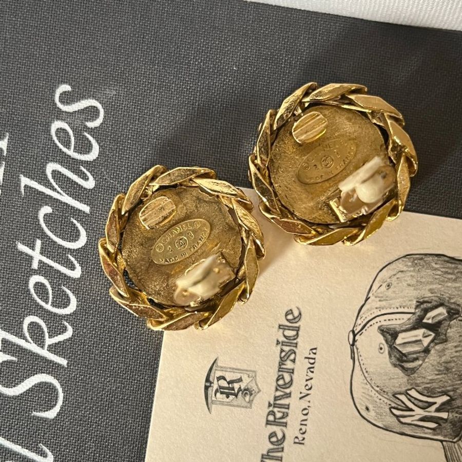 CHANEL CC clip-on earrings 金色鍊條圍圈設計圓形水鑽CC LOGO耳夾夾式耳環 原裝盒 日本中古二手vintage-5
