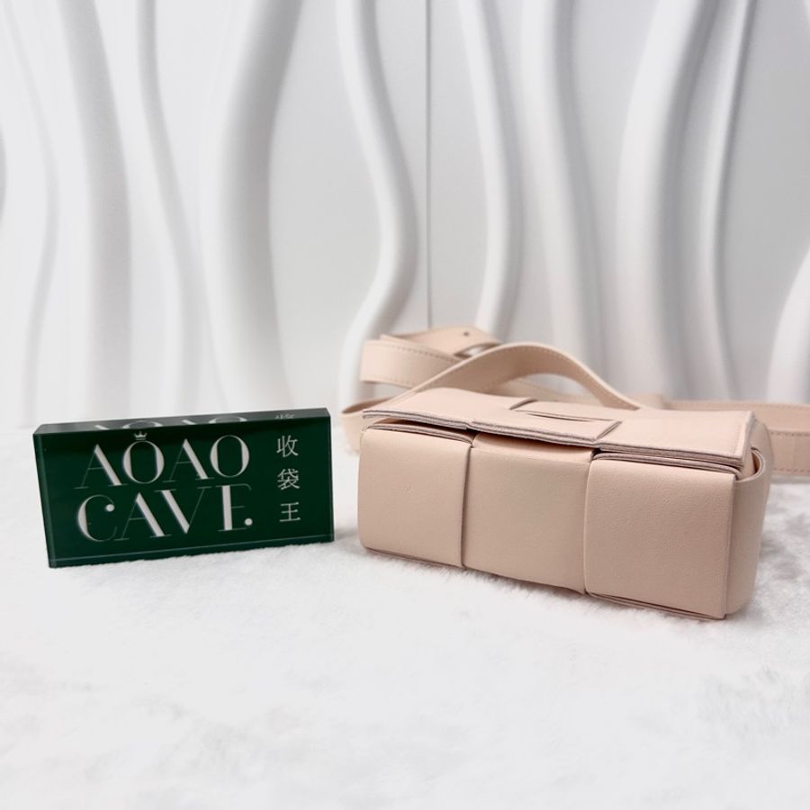 Bottega Veneta 小豆腐迷你編織包 Mini粉色羊皮 單肩包-4