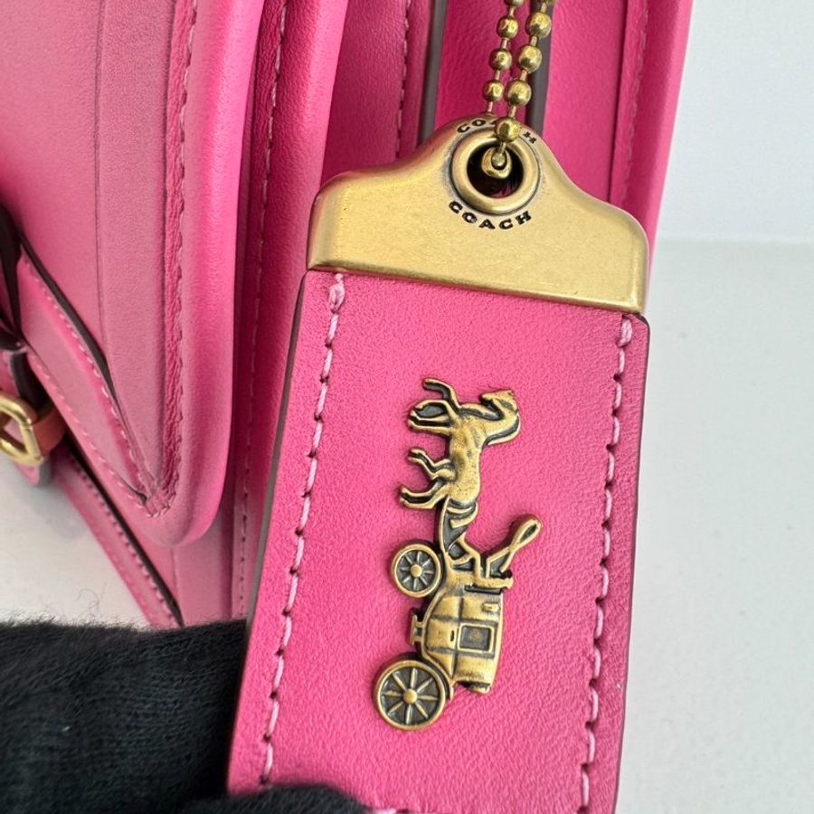 COACH hero C8449 復古金屬馬車LOGO翻蓋三層兩用包-5