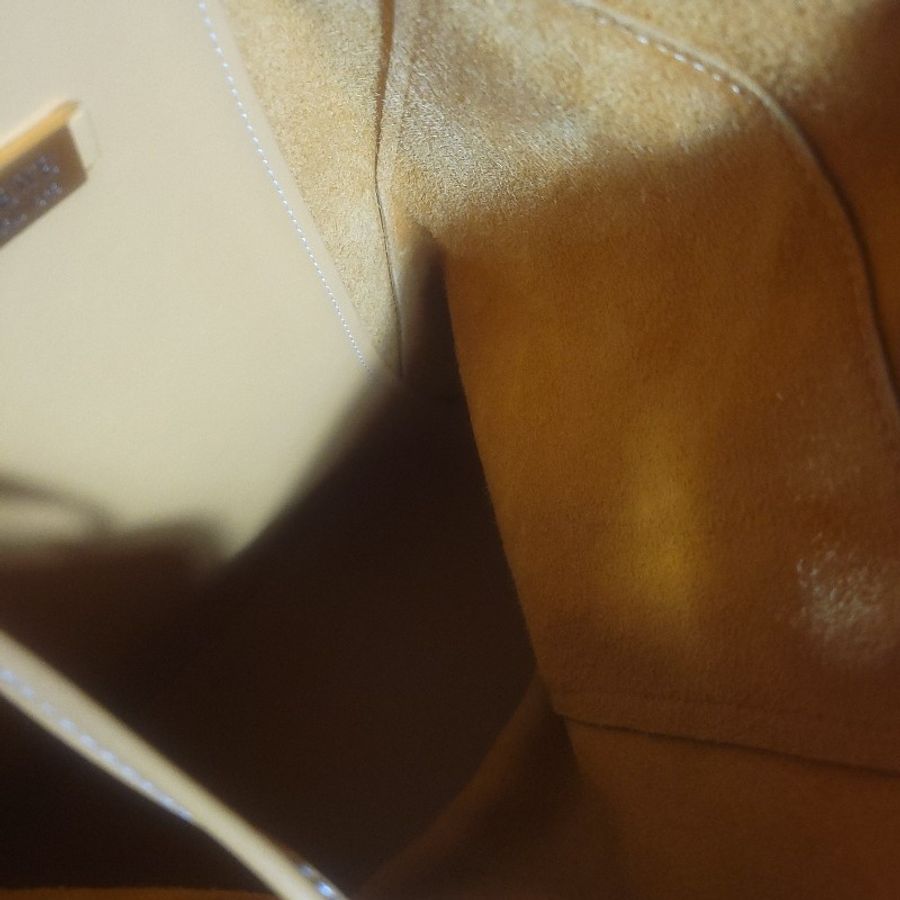 〔降價出清〕Loewe鮮亮黃 小牛皮 後背包 極新-17
