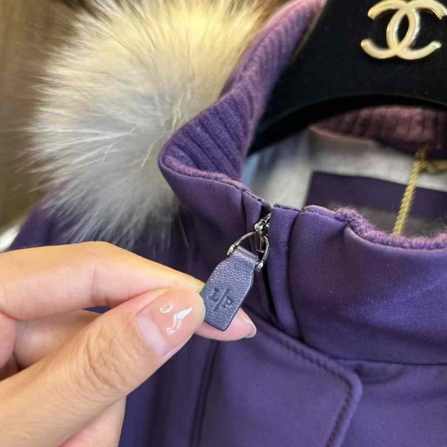 Loro piana外套 38號 全新閒置 很顯白的紫色  狐狸毛領可拆 内裡小羊絨 原價近30萬-4