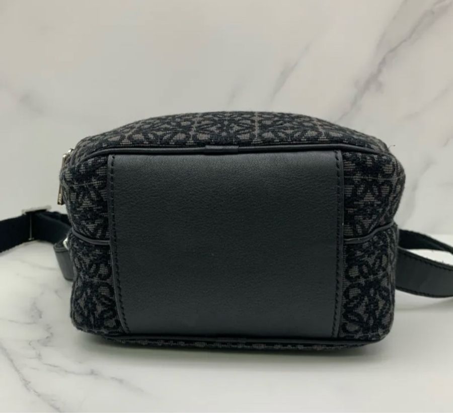 Loewe 黑色老花相機包 斜背包-4