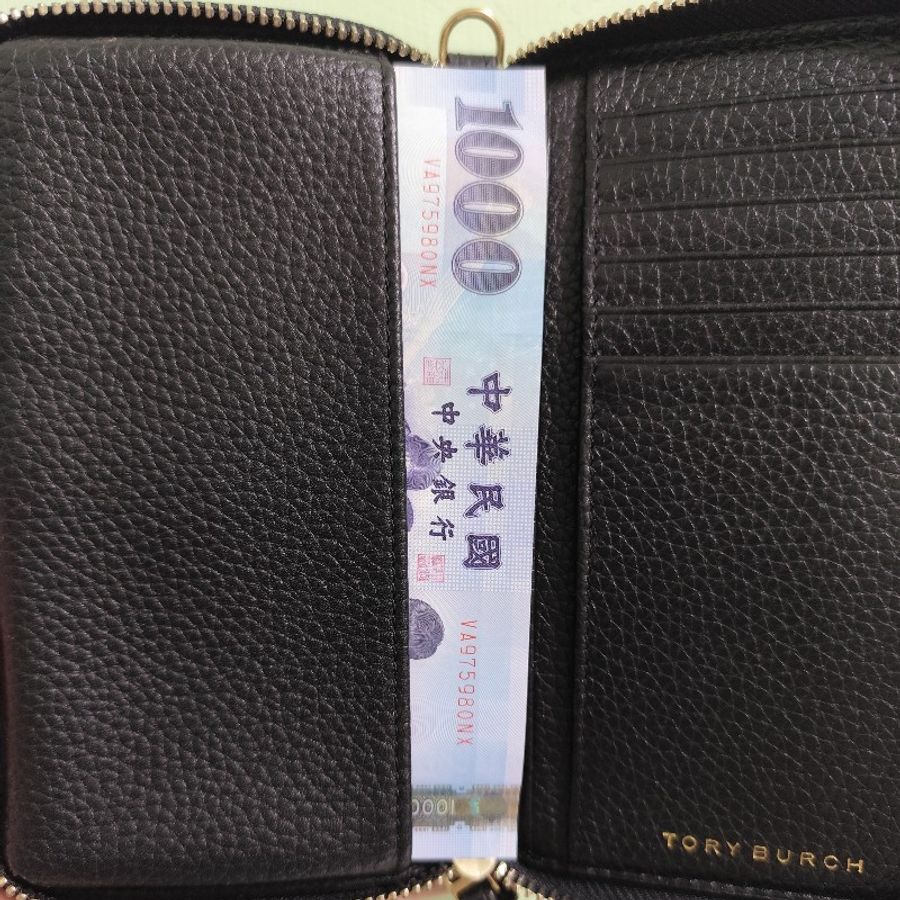 TB TORY BURCH THEA ZIP 荔枝紋 拉鍊手拿長夾 黑色 全新(年末限時特價1/1止)-13