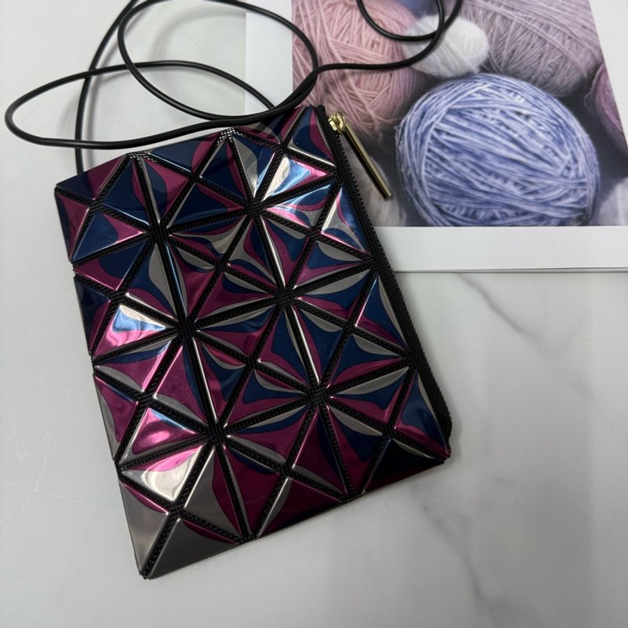 三宅一生 ISSEY MIYAKE 限定款 斜背包-2
