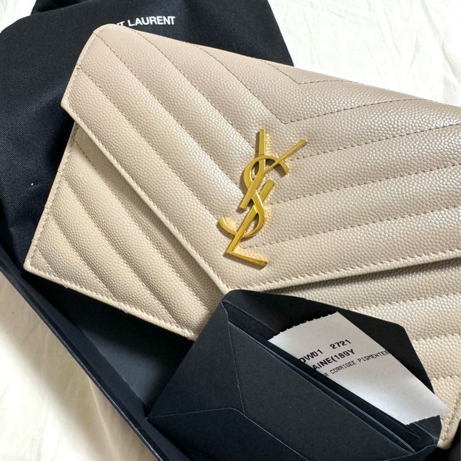 YSL 聖羅蘭 WOC - CASSANDRE 經典粒面皮革鏈條錢包 深米色-6