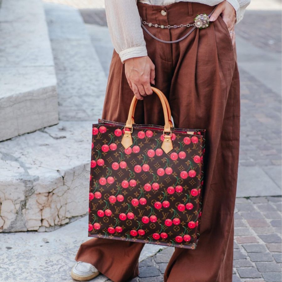 Louis Vuitton x Takashi Murakami Monogram Cerises Sac Plat-3
