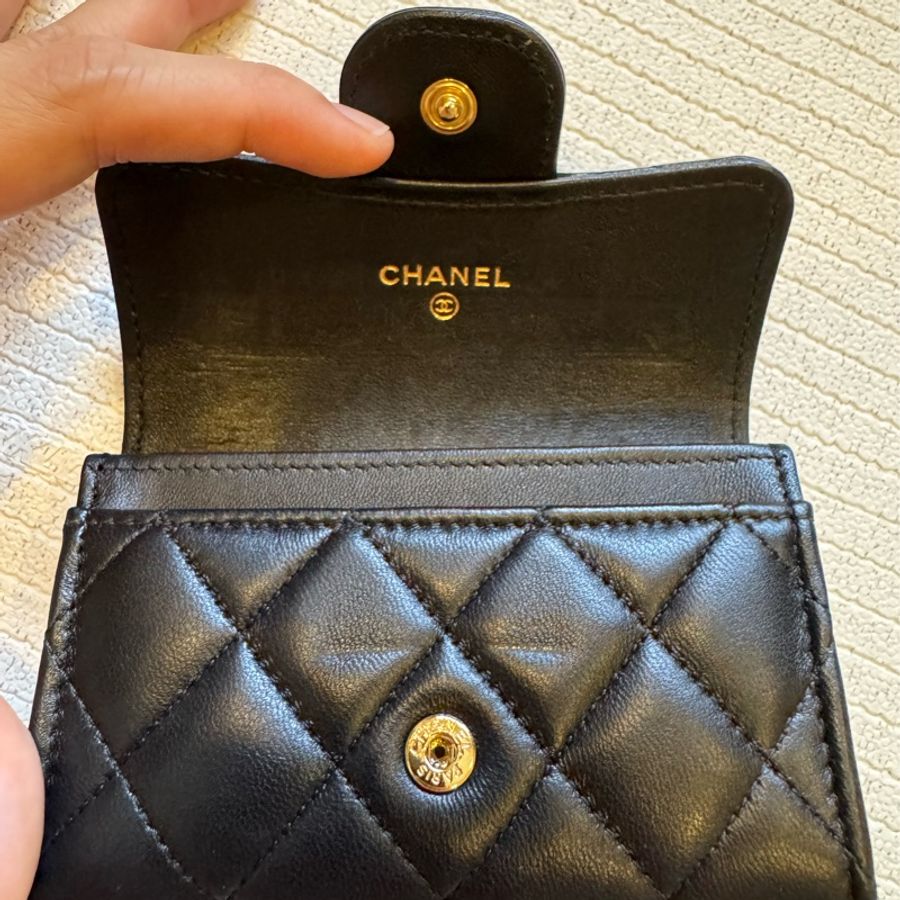 chanel 黑金 經典口蓋卡片夾-6