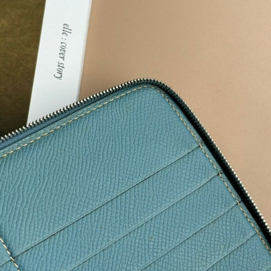 ::HERMES:: 方框K刻天空藍拉鍊對開大長夾-28