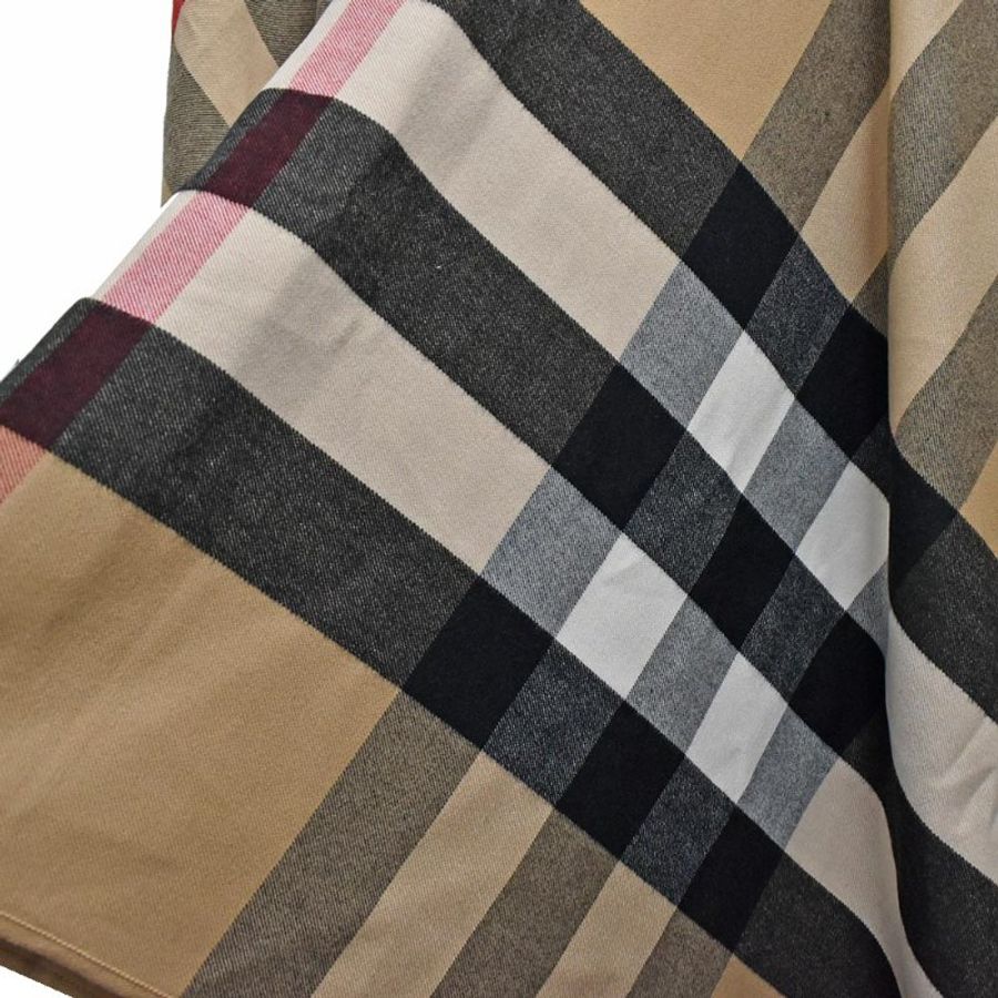 【門市全新現貨】BURBERRY 經典格紋雙面兩用羊毛斗篷披肩-2