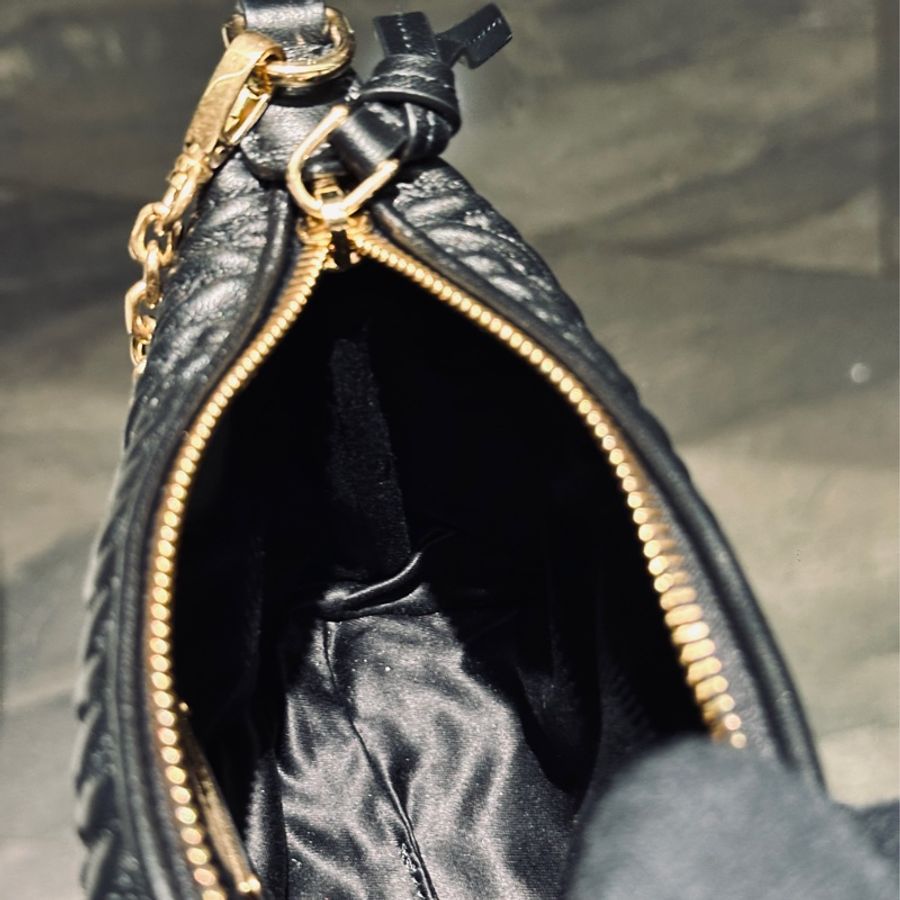 MiuMiu黑金鏈條飯盒包羊皮🖤全配含台灣購證🔥全網唯一沒有第二顆了🥺-24