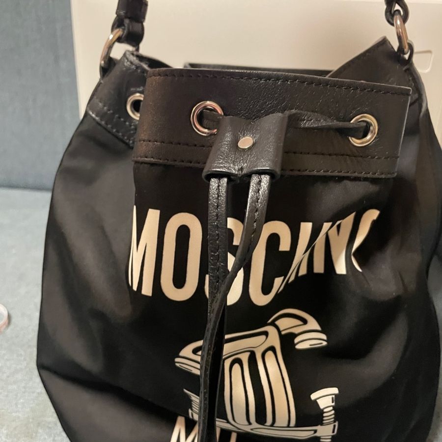 moschino-1