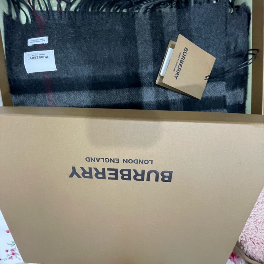 Burberry 羊毛圍巾-6