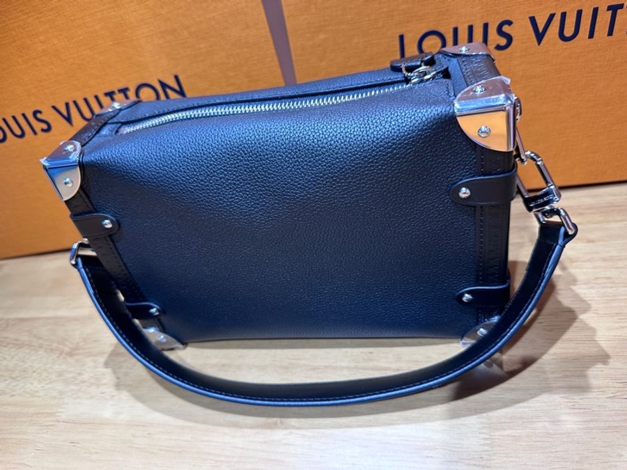 LOUIS VUITTON LV 路易威登 M25160 全皮軟盒子系列 Side Trunk 中號手袋-2