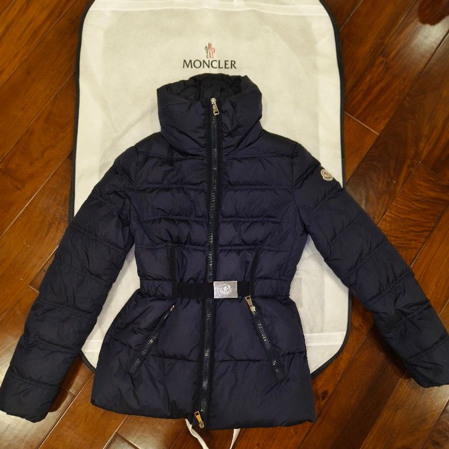 Moncler 羽絨外套、女、收腰金屬logo扣款、立領-0