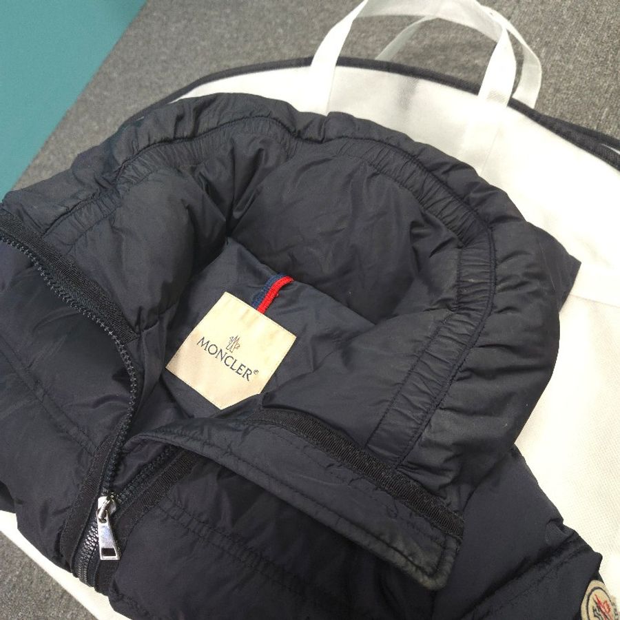Moncler 羽絨外套、女、收腰金屬logo扣款、立領-28