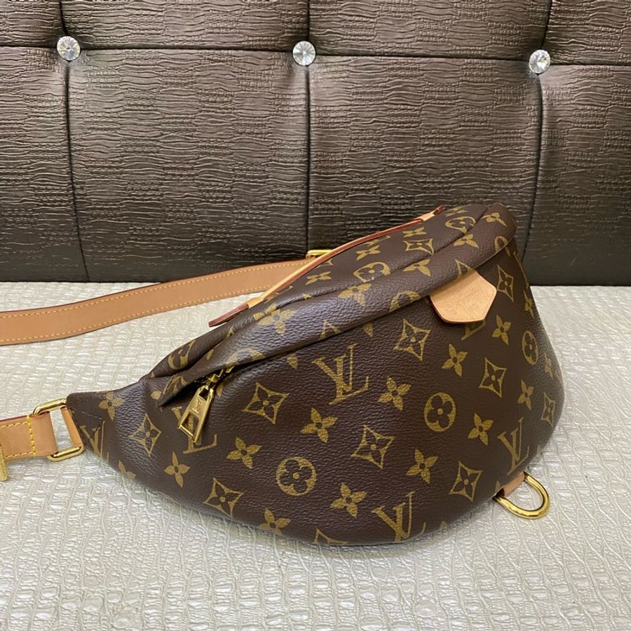 LV 原花金釦Bumbag斜背胸包 M43644-2