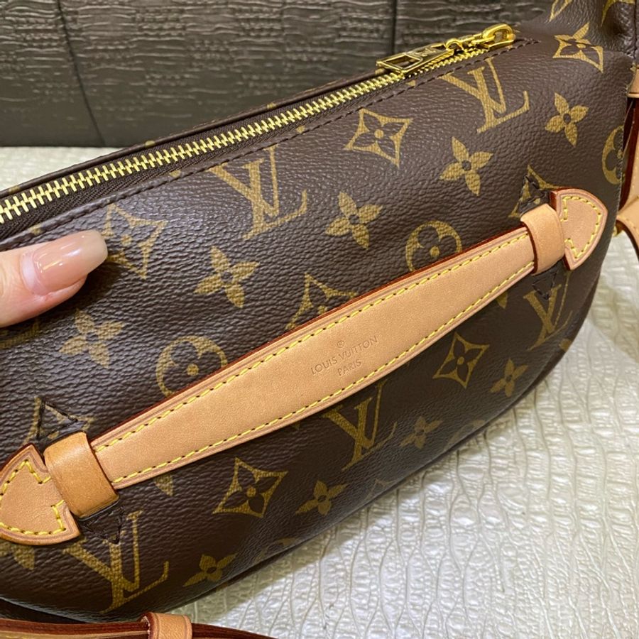 LV 原花金釦Bumbag斜背胸包 M43644-4