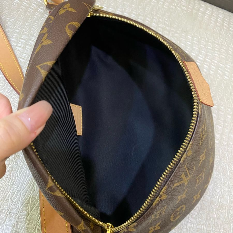 LV 原花金釦Bumbag斜背胸包 M43644-8