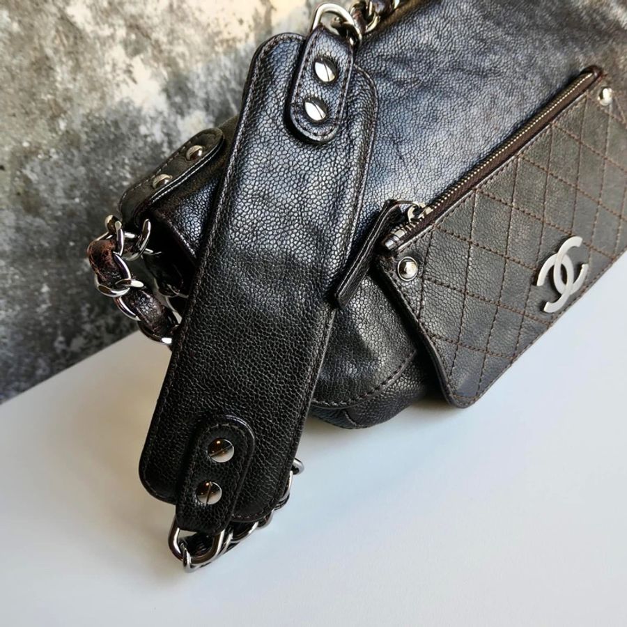 CHANEL 絕美魚子醬牛皮🖤機車包/腋下包 無痛入手-8