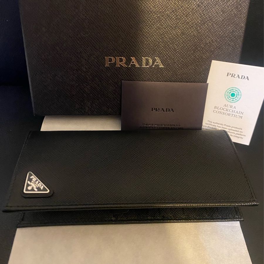 Prada 防刮牛皮對開黑色長夾-3