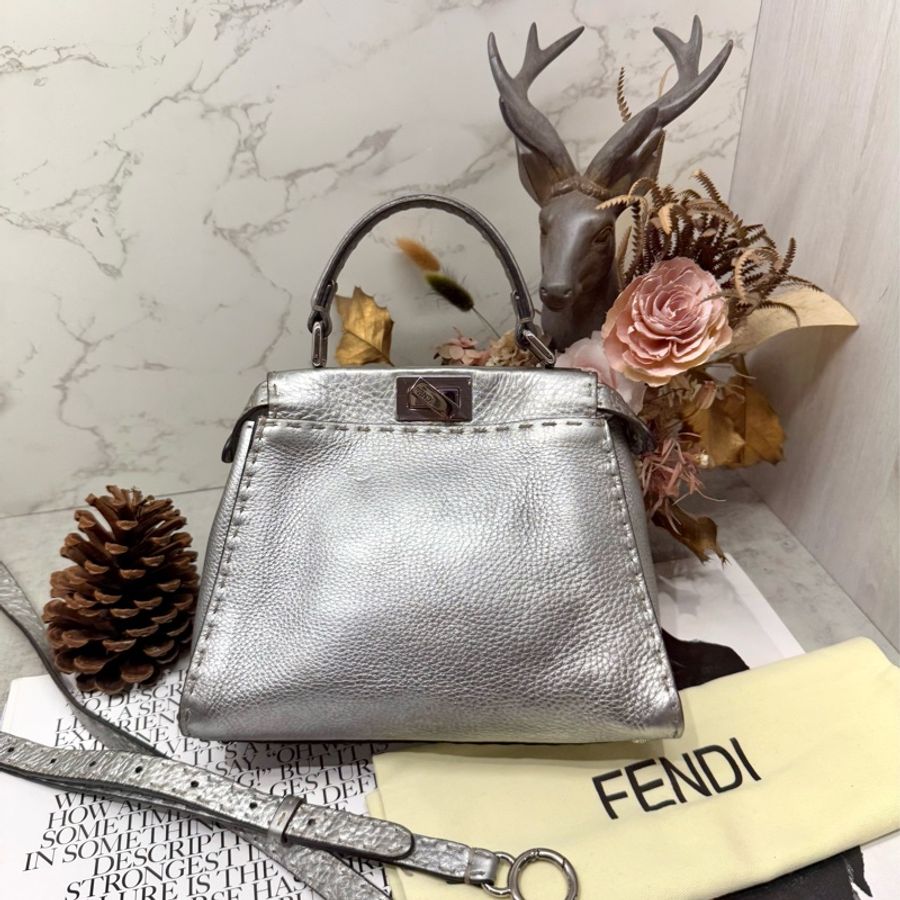🌪️✨Fendi 芬迪|銀色牛皮 Peekaboo 手提肩背包 限量款 925 銀徽章✨🌪️-10