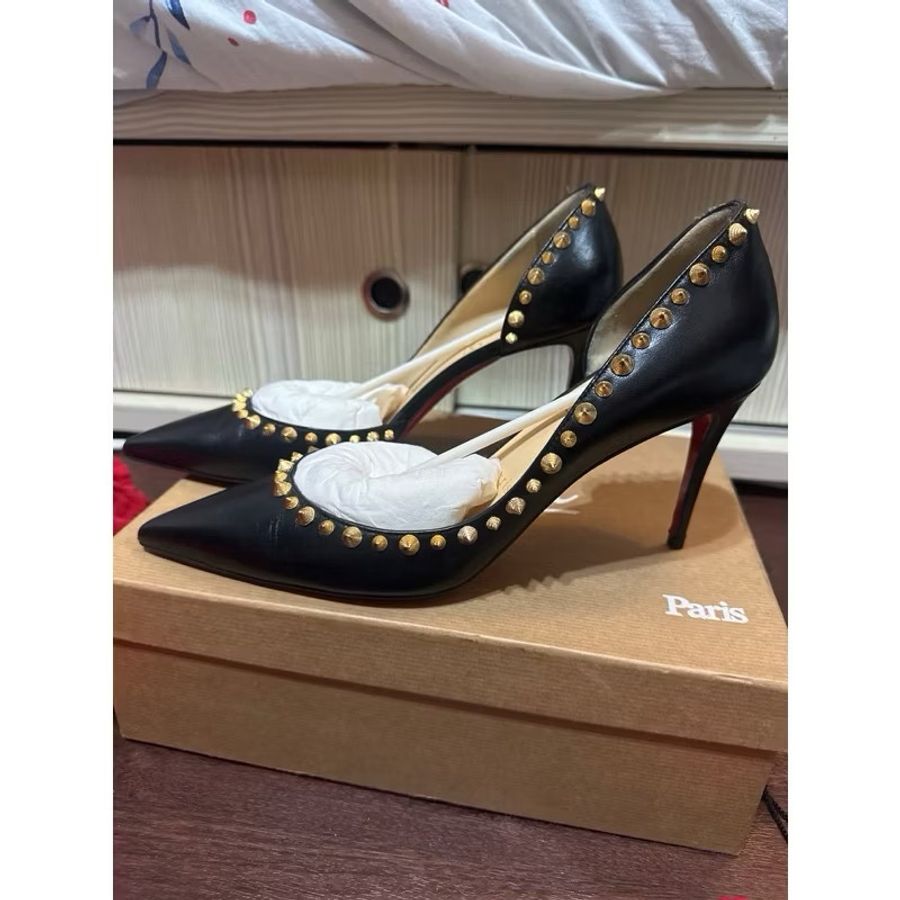 🌹最後一次降價🌹 Christian Louboutin紅底鞋 鉚釘 尖頭高跟鞋 39-2