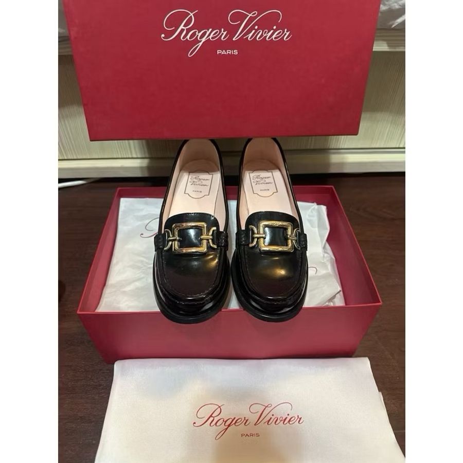 🌹最後一次降價🌹 Roger vivier 金色方釦 休閒鞋38-0