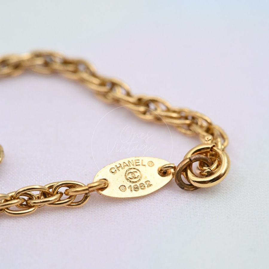 [Pre-owned] Chanel Heart CC Pendant Gold Necklace-3
