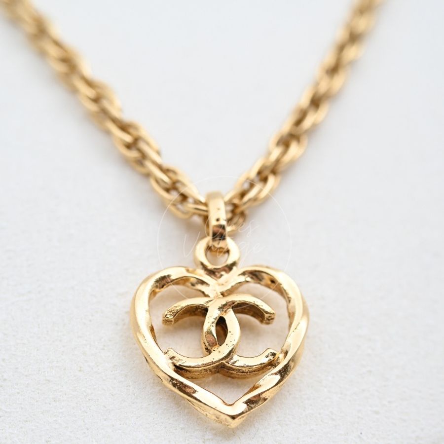 [Pre-owned] Chanel Heart CC Pendant Gold Necklace-8