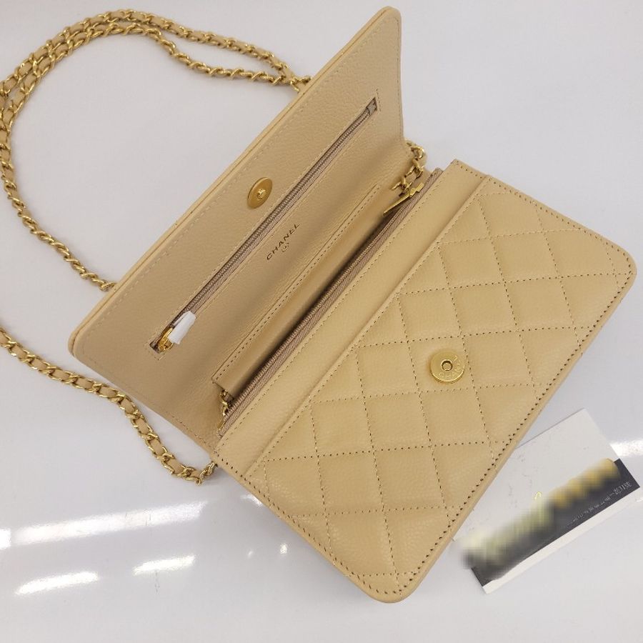 CHANEL 經典雙C LOGO小牛皮菱格紋WOC翻蓋包(奶茶色/金)-8