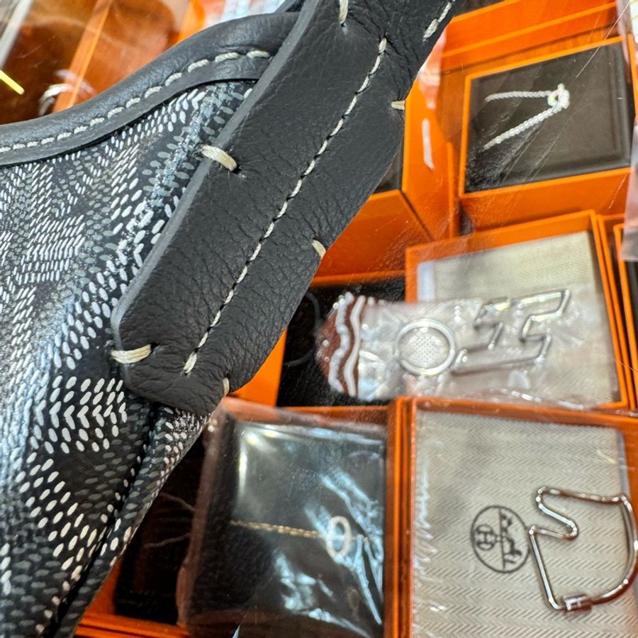 ✨持有香港正品正貨標籤公司✨ Goyard 灰色hobo粉紅色狗圖案-3