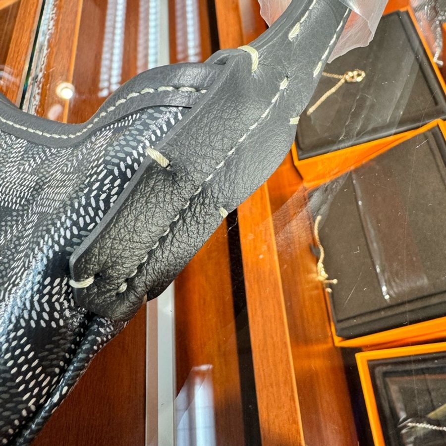 ✨持有香港正品正貨標籤公司✨ Goyard 灰色Hobo拼奶茶色Love 字-4