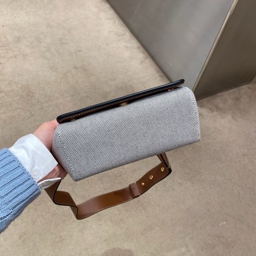 Burberry 80398691 Horseferry 印花帆布及皮革迷你斜背包 黑色/棕褐色【促銷品】-1