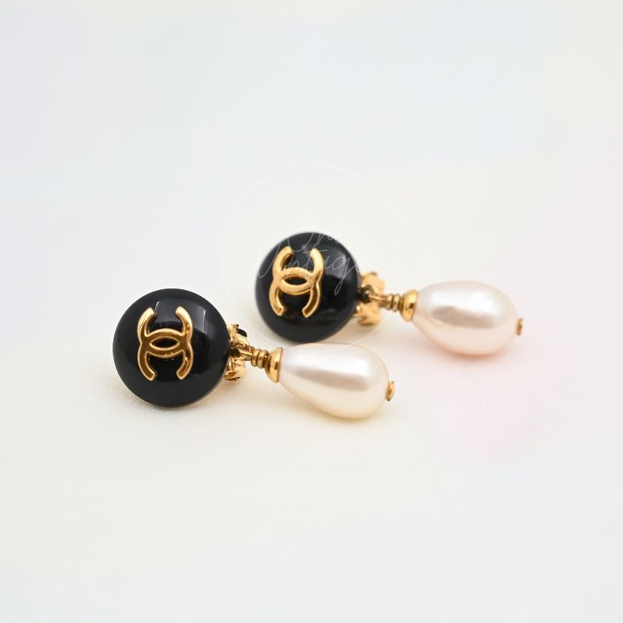 [Pre-owned] Chanel Teardrop Pearl CC Dangle Earrings-21