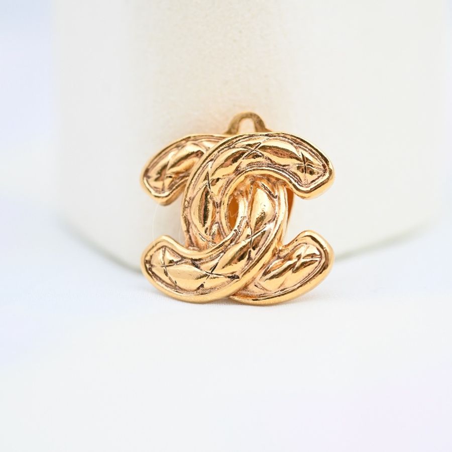 [Pre-owned] Chanel Vintage CC Earrings Clip-On Gold-3