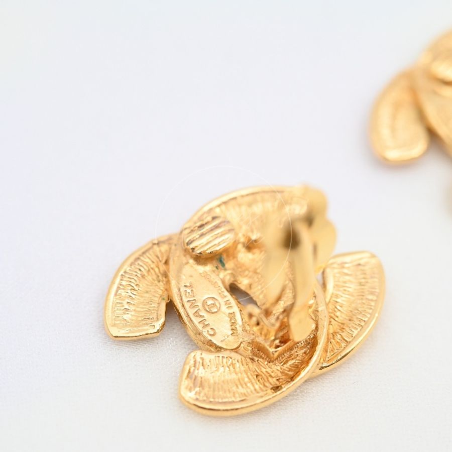 [Pre-owned] Chanel Vintage CC Earrings Clip-On Gold (Large)-27