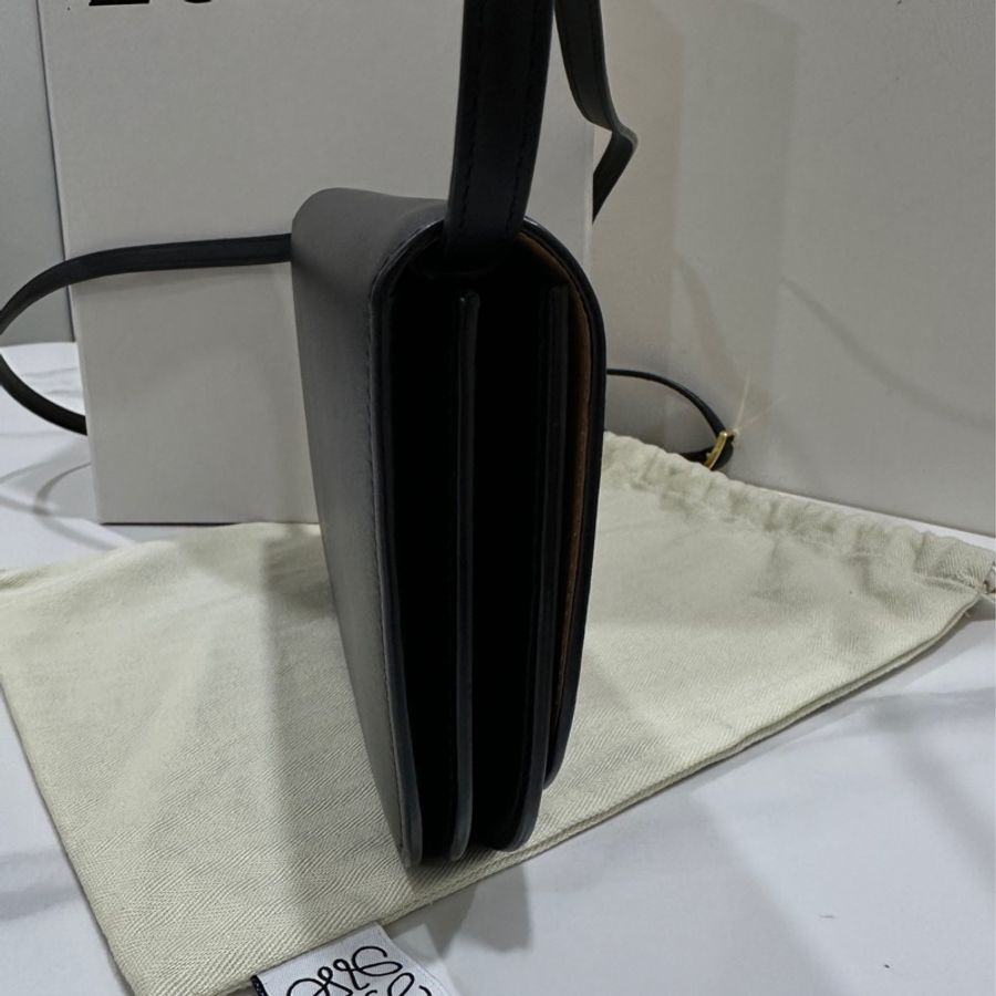LOEWE GOYA 黑色斜背包-2