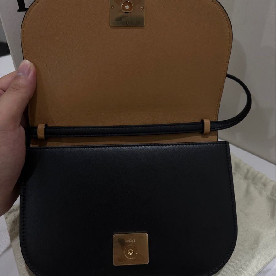 LOEWE GOYA 黑色斜背包-6