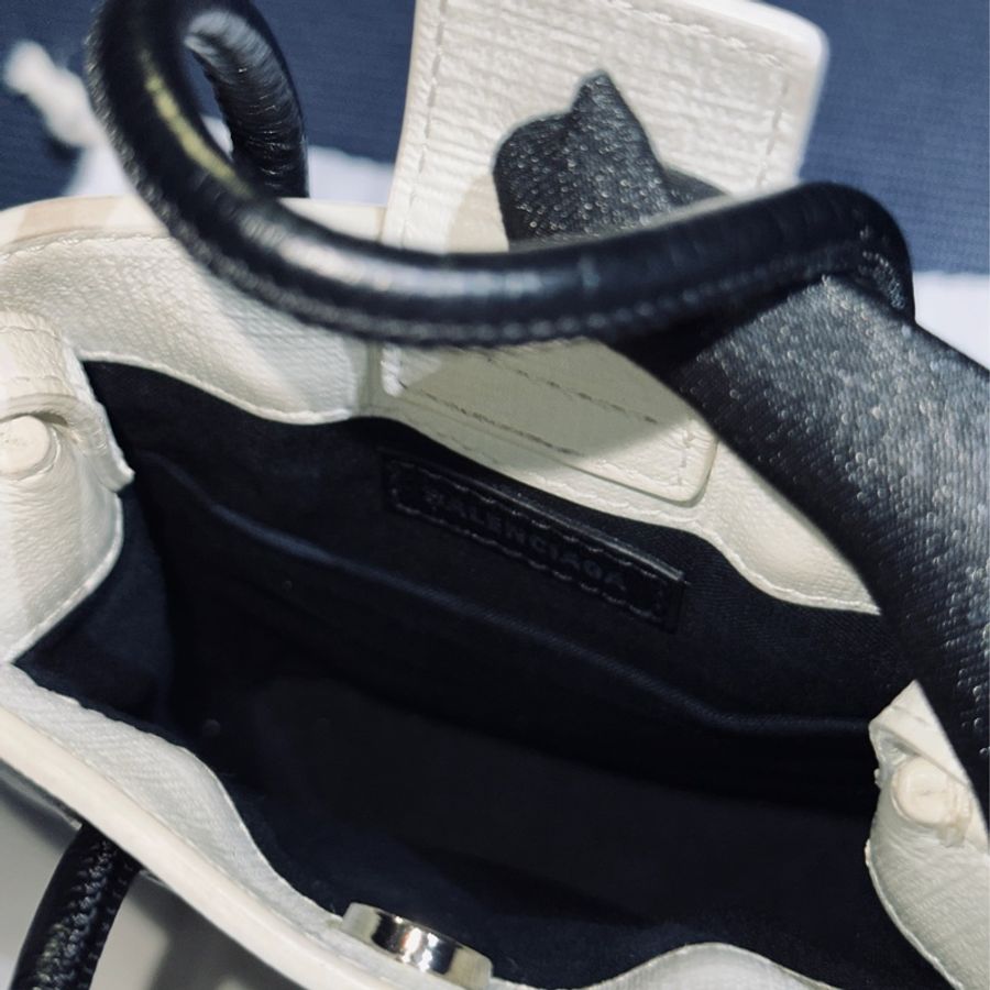 Balenciaga黑白手機斜背包🔥澳門限定款🔥🔥-7