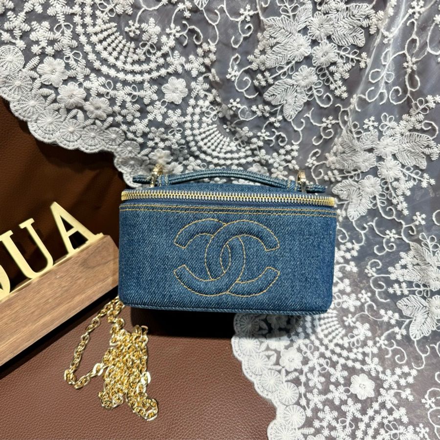 絕版稀有品‼️Chanel Mini Denim Vanity Case 香奈兒迷你丹寧牛仔化妝包盒子-0