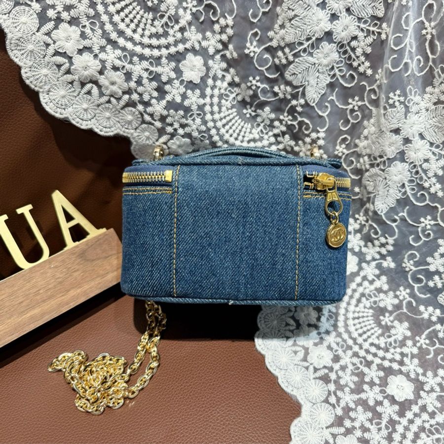 絕版稀有品‼️Chanel Mini Denim Vanity Case 香奈兒迷你丹寧牛仔化妝包盒子-1