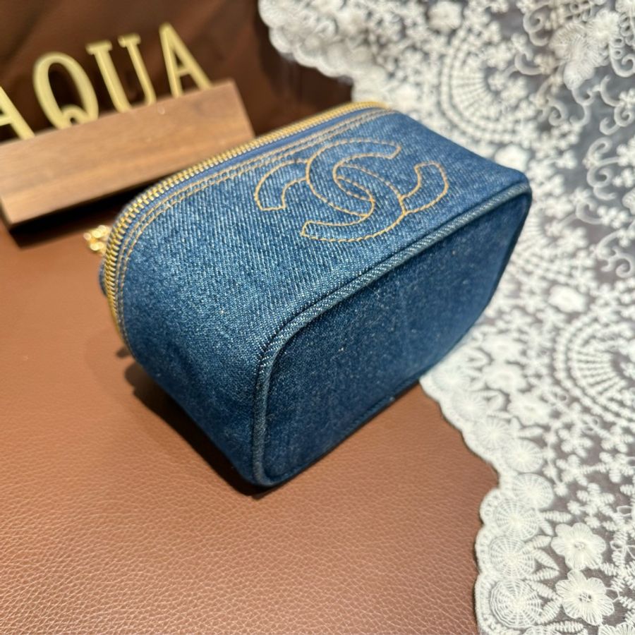 絕版稀有品‼️Chanel Mini Denim Vanity Case 香奈兒迷你丹寧牛仔化妝包盒子-2