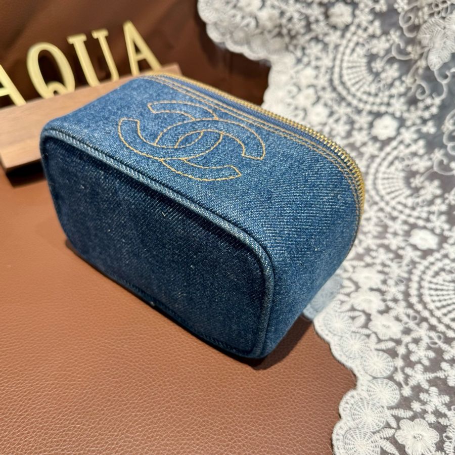 絕版稀有品‼️Chanel Mini Denim Vanity Case 香奈兒迷你丹寧牛仔化妝包盒子-12