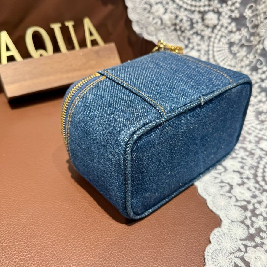 絕版稀有品‼️Chanel Mini Denim Vanity Case 香奈兒迷你丹寧牛仔化妝包盒子-14