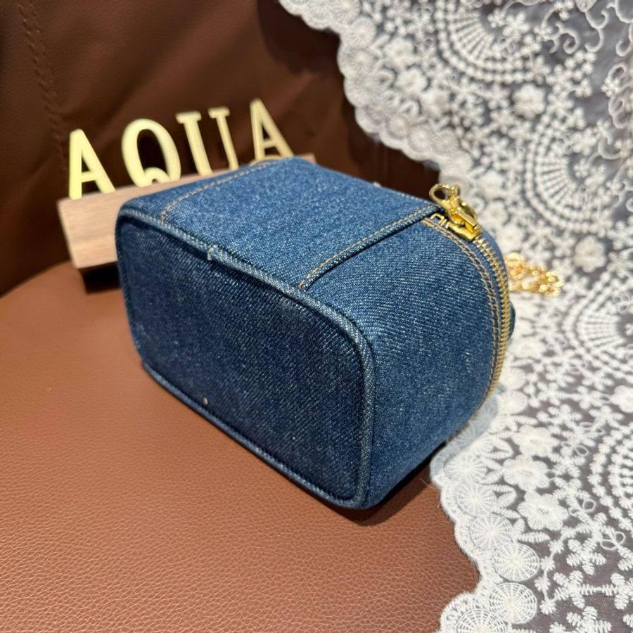 絕版稀有品‼️Chanel Mini Denim Vanity Case 香奈兒迷你丹寧牛仔化妝包盒子-15