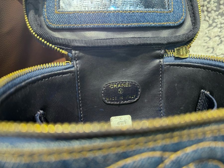 絕版稀有品‼️Chanel Mini Denim Vanity Case 香奈兒迷你丹寧牛仔化妝包盒子-20